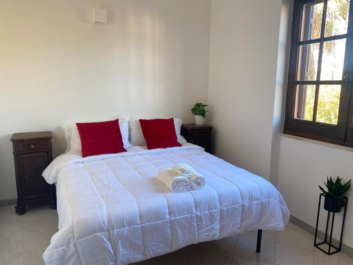 Lovely Home 5 Min Walk To The Beach, 3 Bedrooms Ample Outdoor Relax And Wifi كابيتانا المظهر الخارجي الصورة