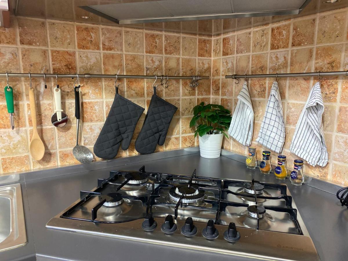 Lovely Home 5 Min Walk To The Beach, 3 Bedrooms Ample Outdoor Relax And Wifi كابيتانا المظهر الخارجي الصورة
